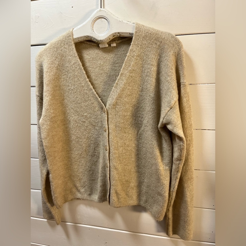 GAP Beige Knit Cardigan – Size M - Picture 5 of 7